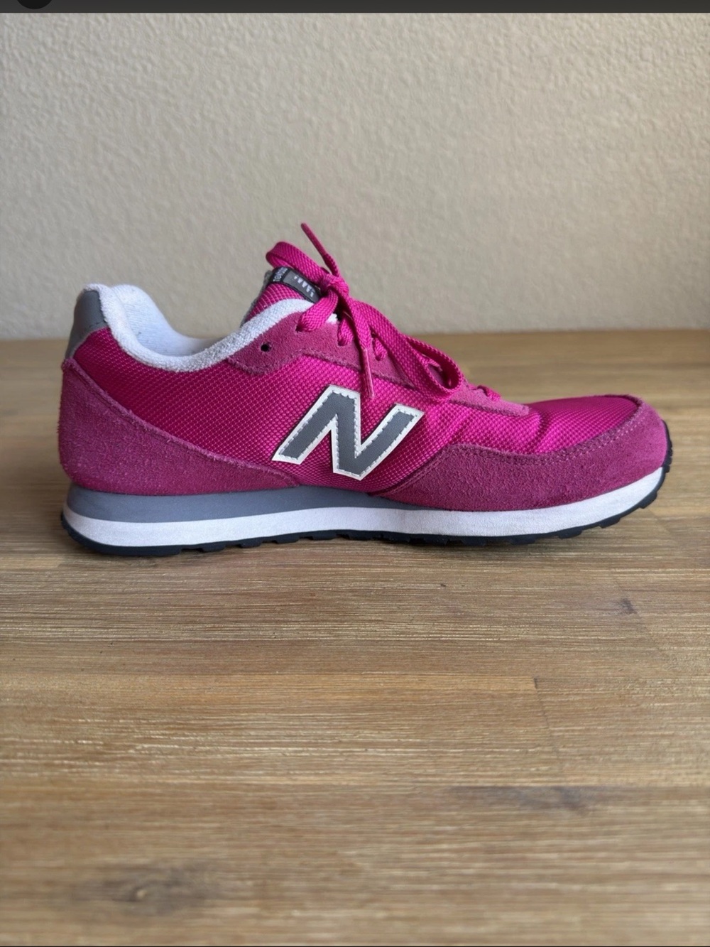 New Balance 411 Running Walking Tennis Shoes Women’s Size 9 Pink White Gray - Picture 3 of 12